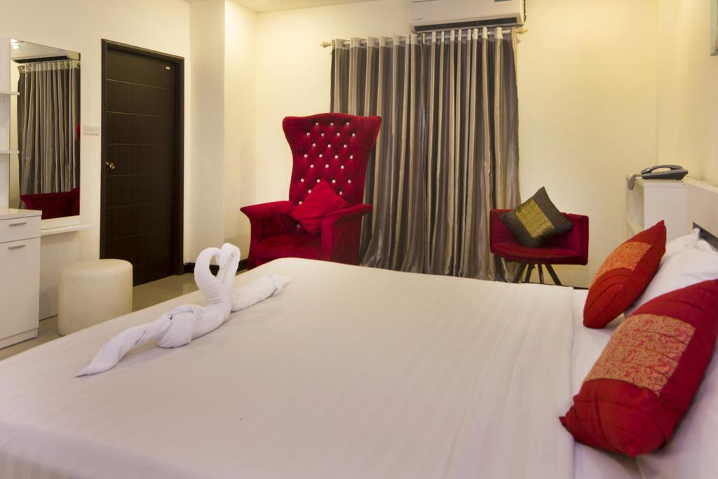 Royal Q & D Suites Pattaya Exterior foto
