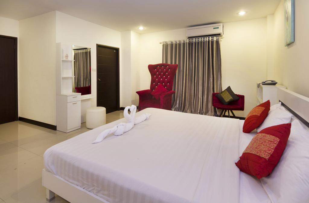 Royal Q & D Suites Pattaya Exterior foto