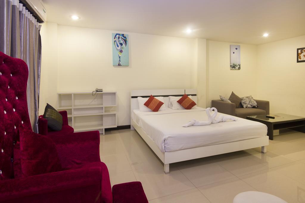 Royal Q & D Suites Pattaya Exterior foto