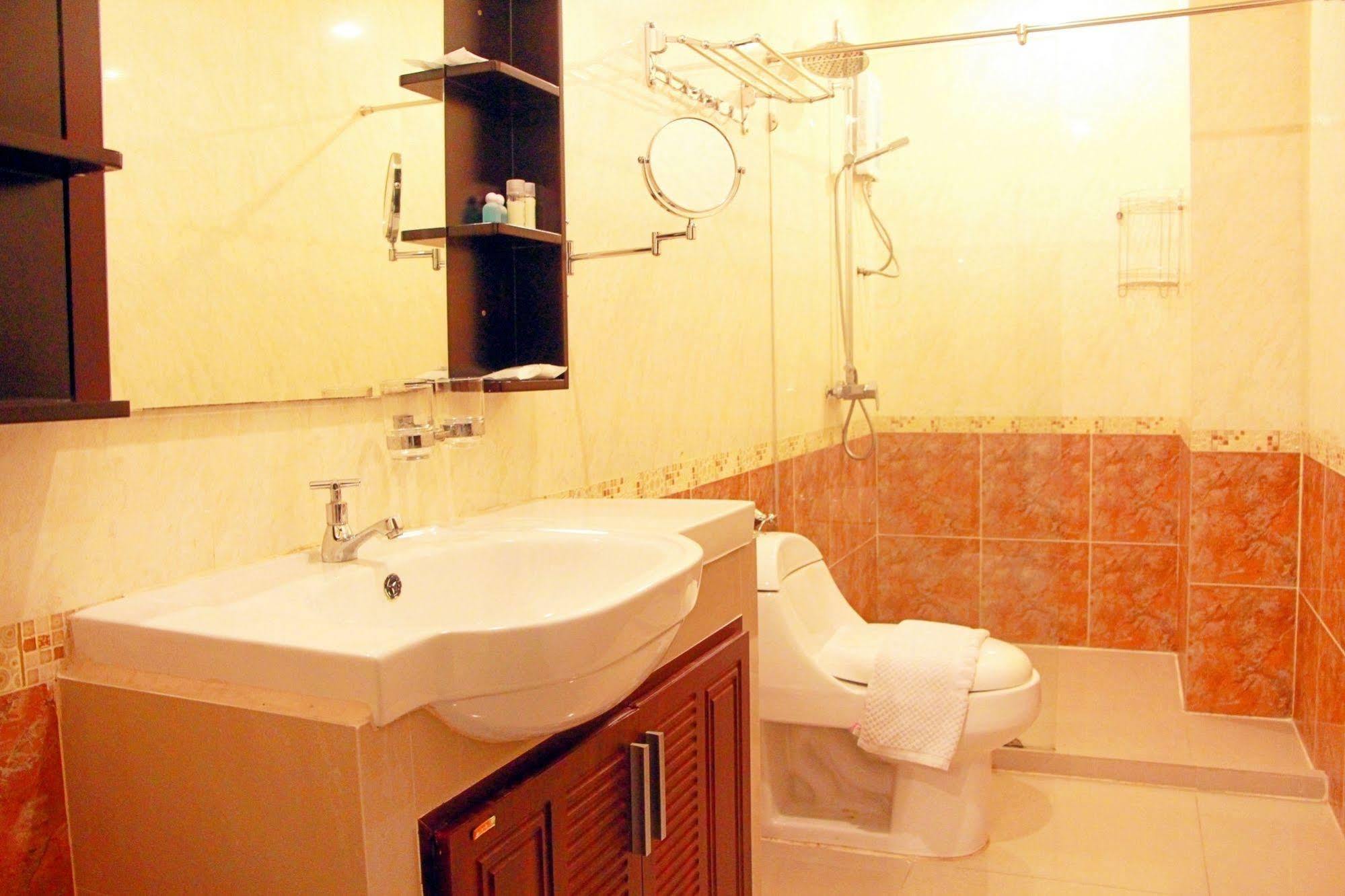 Royal Q & D Suites Pattaya Exterior foto